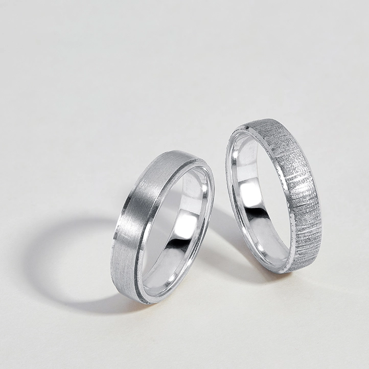 Cost of platinum wedding band deals
